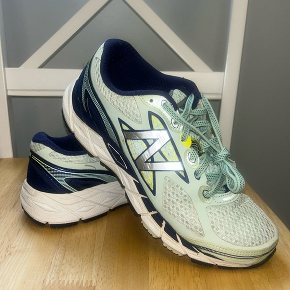 New Balance Shoes - New Balance W840v3 Blue Women’s Running Shoes Size 8